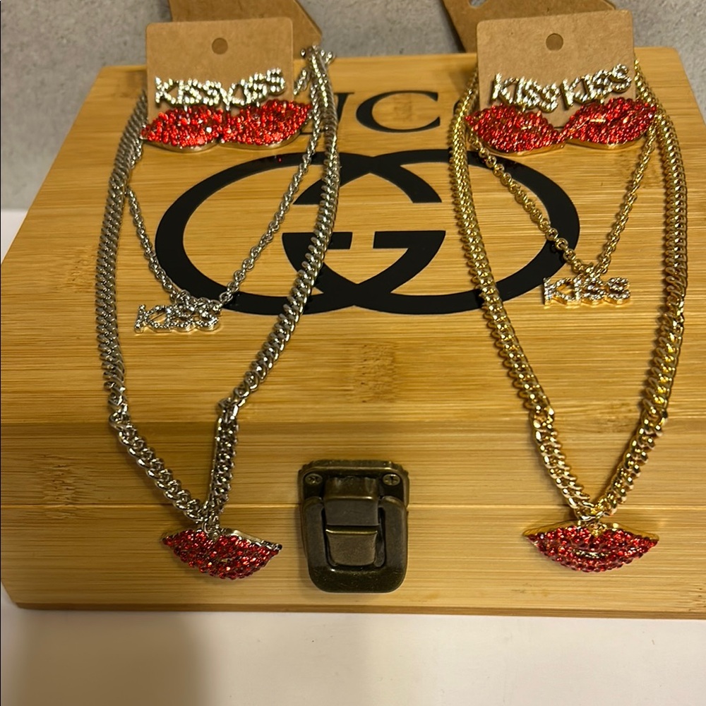 Kissy Kissy Red Lip Necklace Set